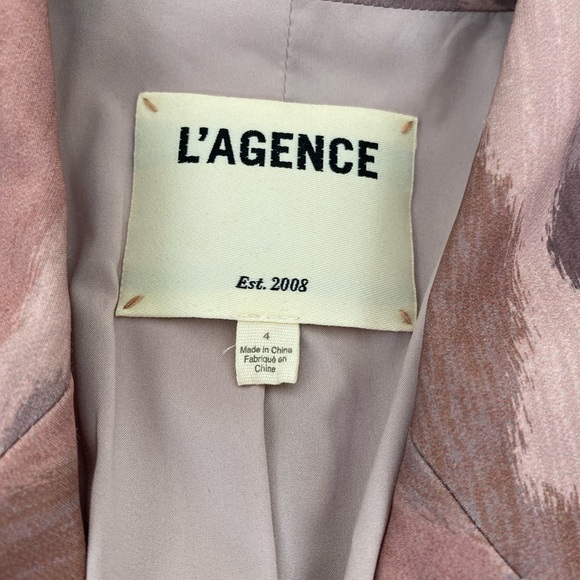 L’agence jacket blazer in beautiful camouflage colors totally lined. Size 4 - Picture 4 of 4